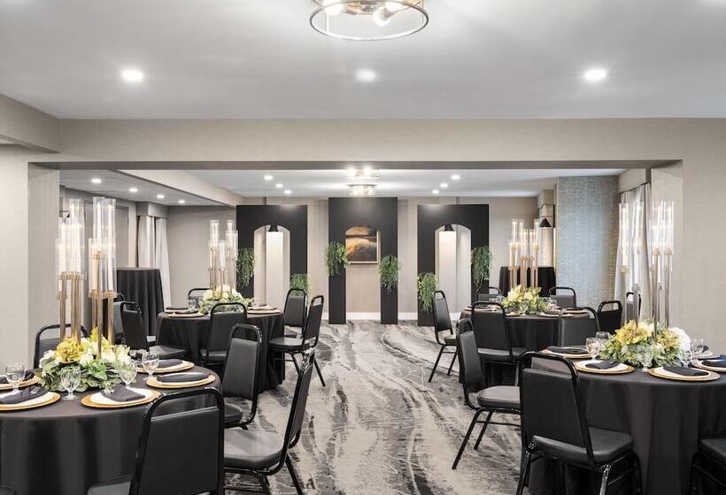 בית מלון כפרי Holiday Inn Calgary Airport, An Ihg