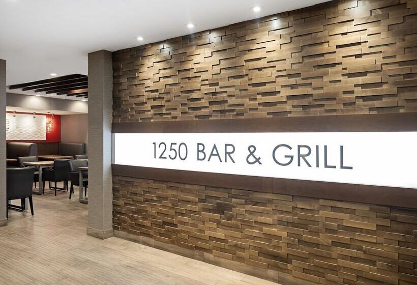 בית מלון כפרי Holiday Inn Calgary Airport, An Ihg