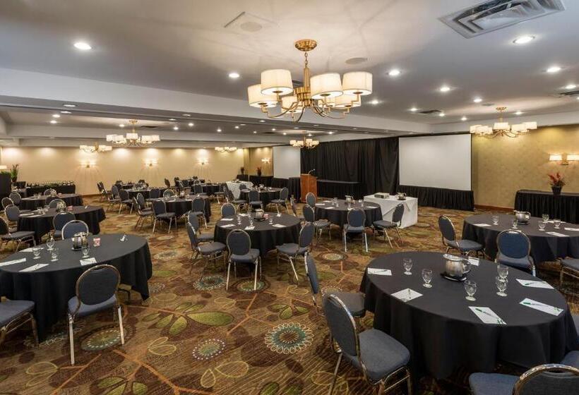בית מלון כפרי Amenida Residences, Calgary