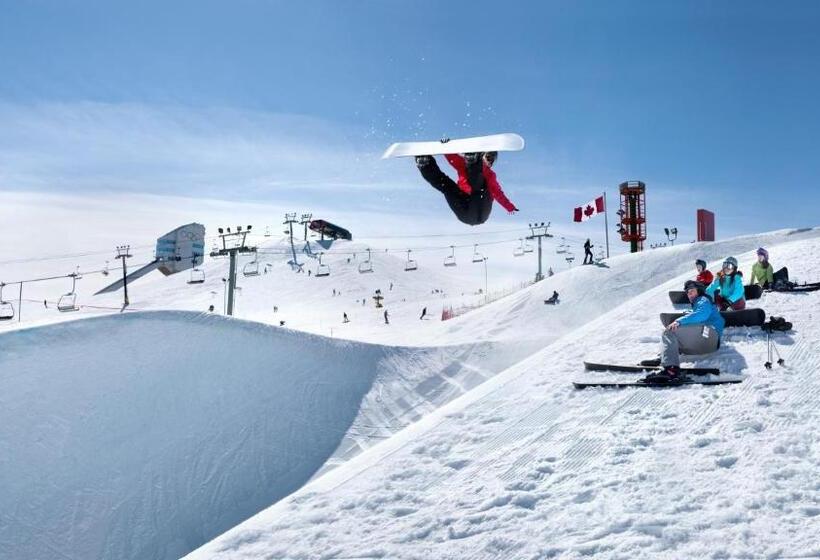 Отель Amenida Residences, Calgary