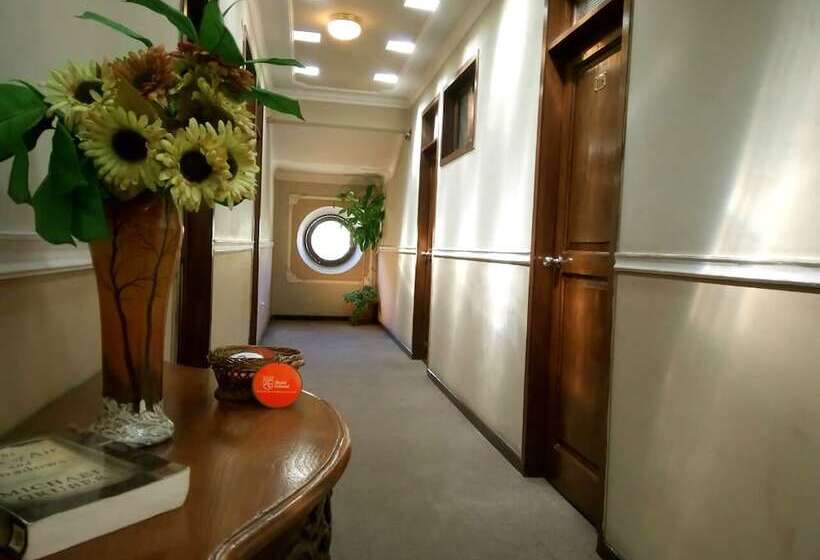 هتل Hostal Colonial