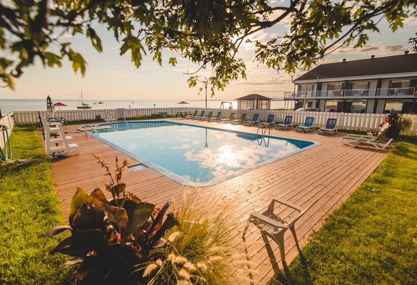 ホテル Riôtel Carleton Sur Mer