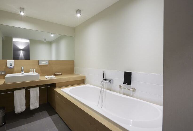 فندق Ibis Styles Kortrijk Expo