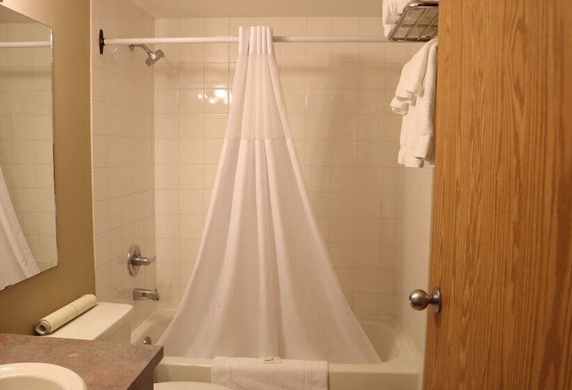 Nomad Hotel & Suites