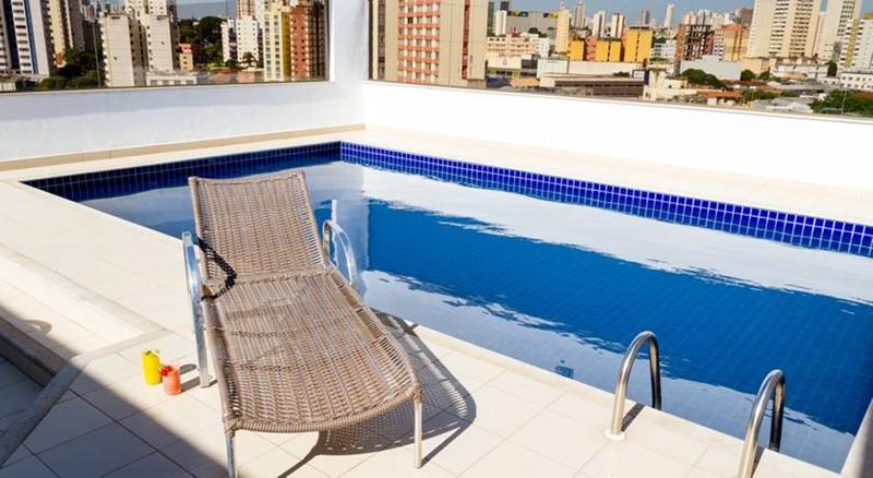 בית מלון כפרי Plaza Inn Augustus