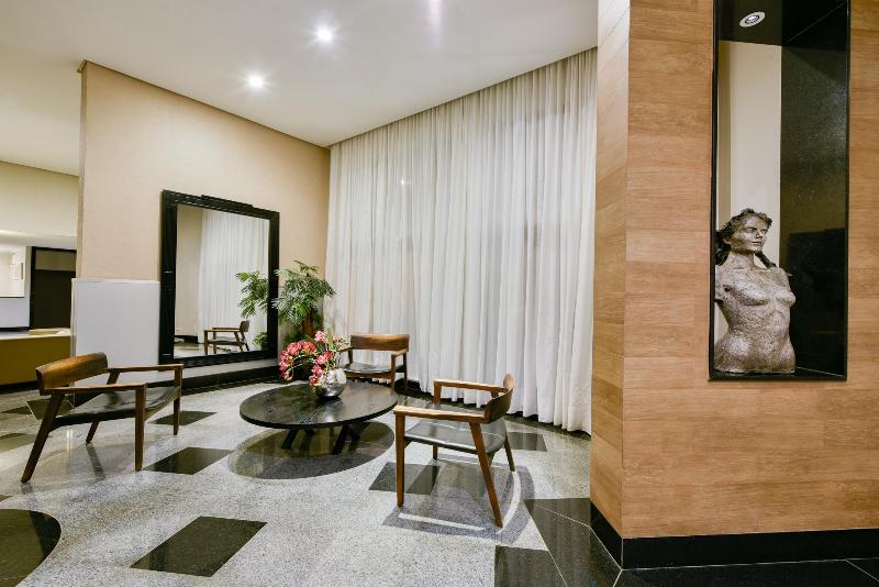 בית מלון כפרי Plaza Inn Augustus