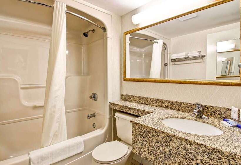 فندق Quality Inn