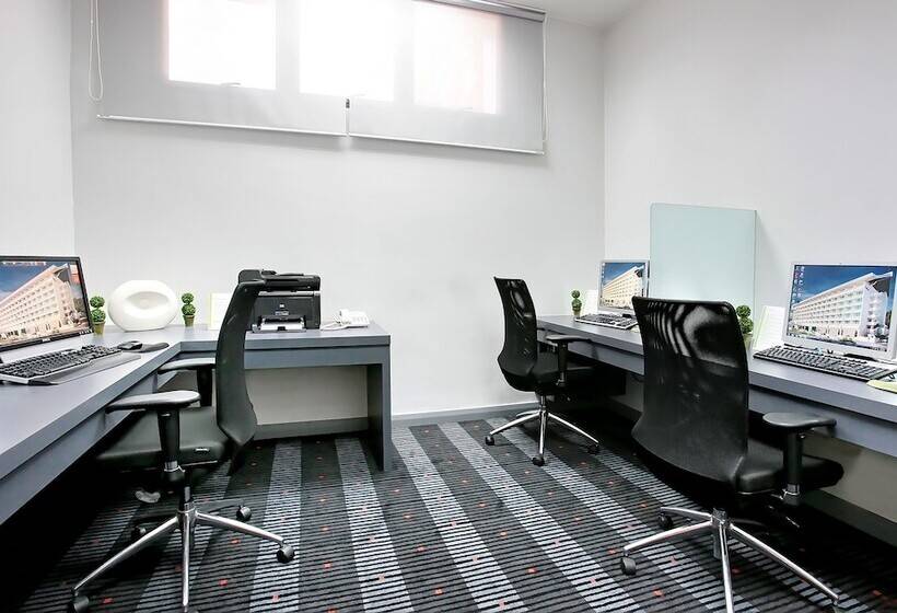 Radisson Hotel Brunei Darussalam