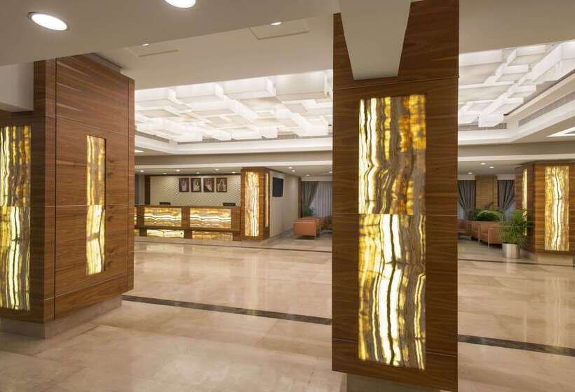 هتل Ramada By Wyndham Bahrain