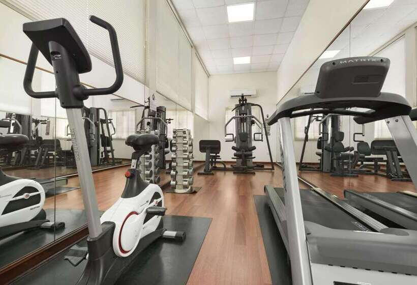 هتل Ramada By Wyndham Bahrain