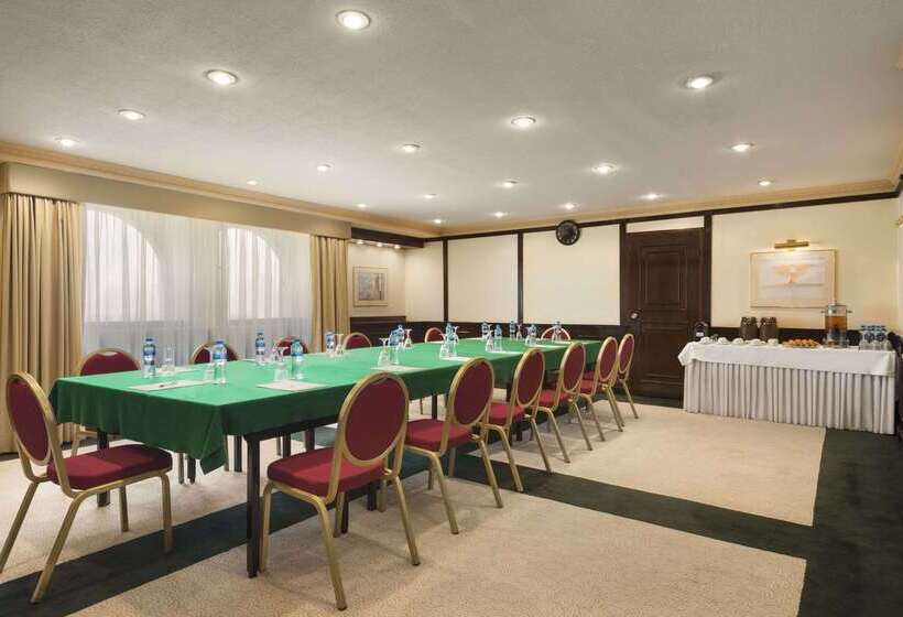 هتل Ramada By Wyndham Bahrain