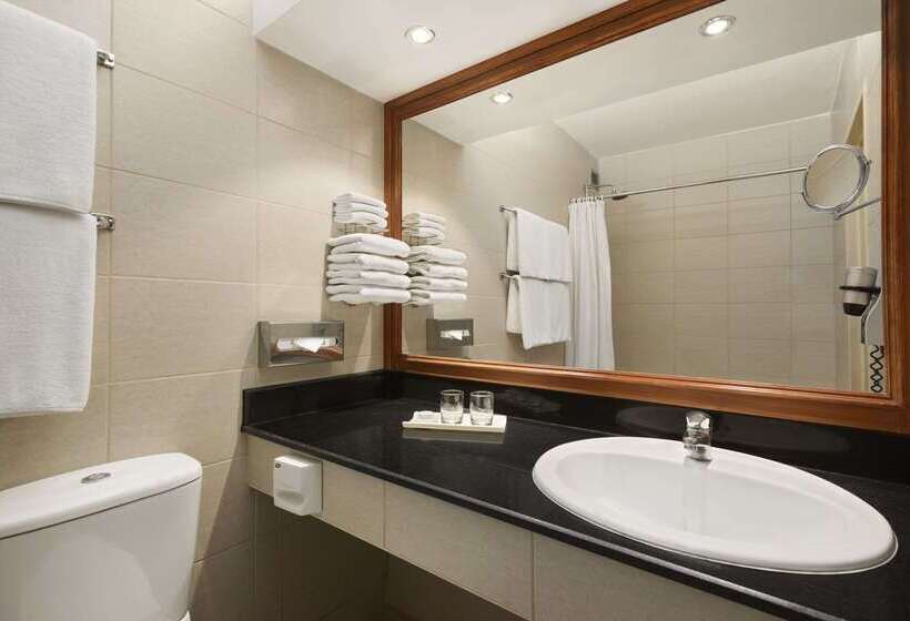 هتل Ramada By Wyndham Bahrain