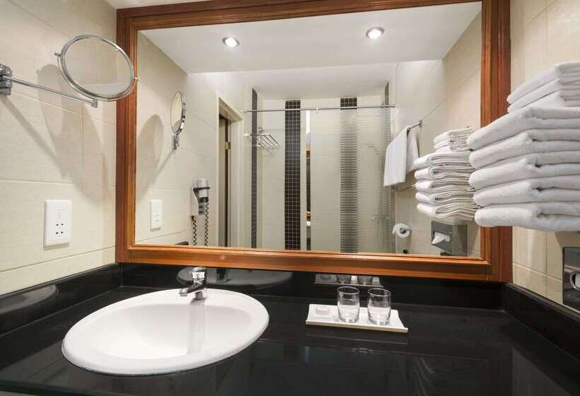 هتل Ramada By Wyndham Bahrain