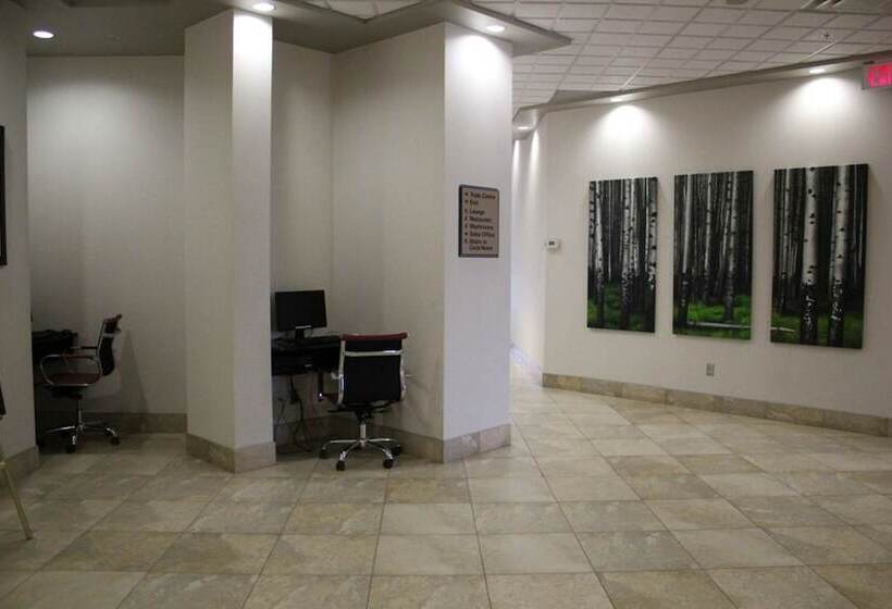 בית מלון כפרי Ramada By Wyndham Edmonton South