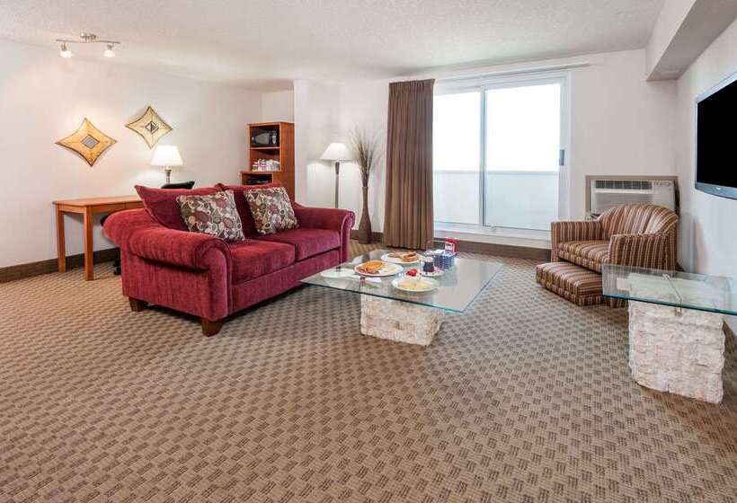 בית מלון כפרי Ramada By Wyndham Edmonton South