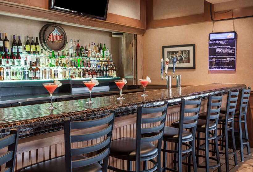 فندق Ramada By Wyndham Fredericton