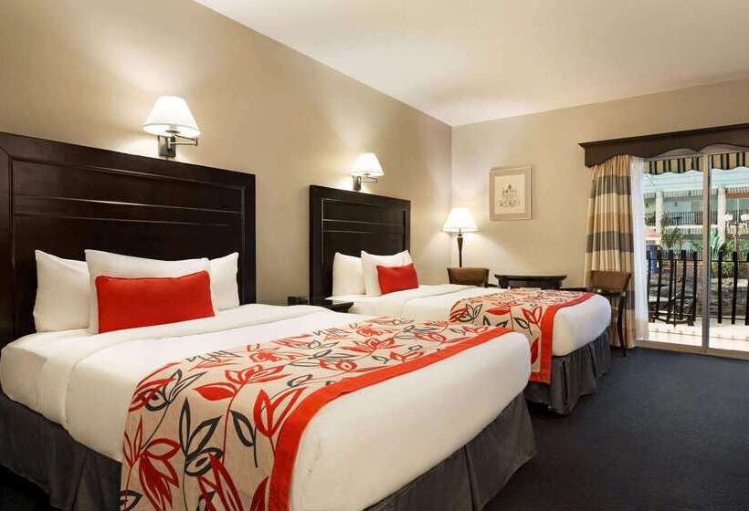 فندق Ramada By Wyndham Fredericton