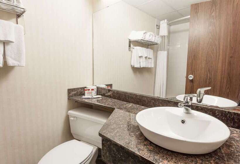 فندق Ramada By Wyndham Fredericton