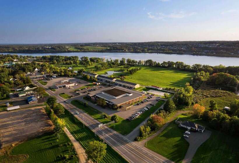 فندق Ramada By Wyndham Fredericton