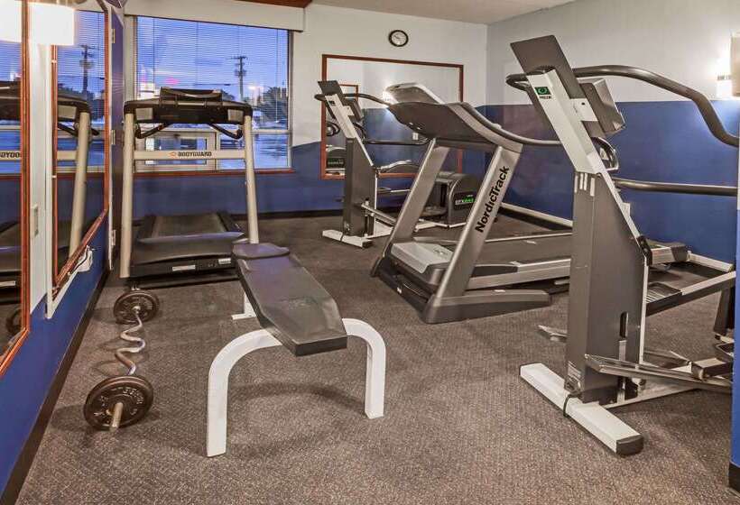 فندق Ramada By Wyndham Fredericton