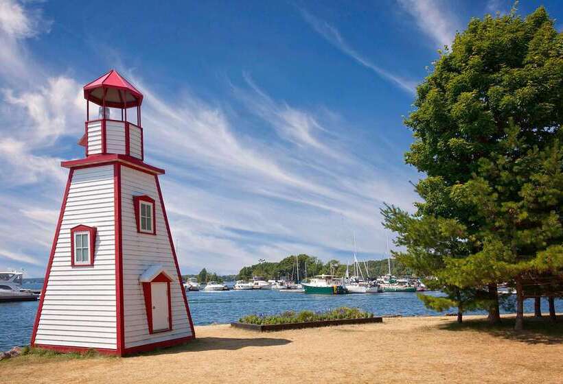 فندق Ramada By Wyndham Gananoque Provincial Inn