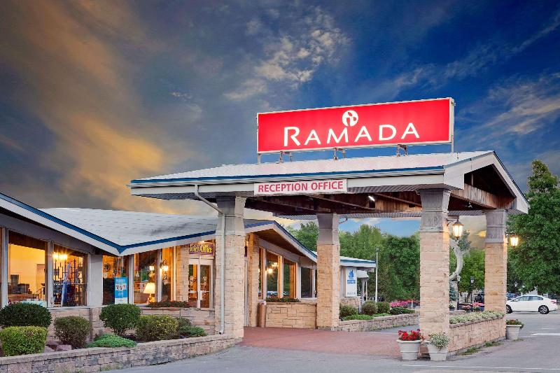 فندق Ramada By Wyndham Gananoque Provincial Inn