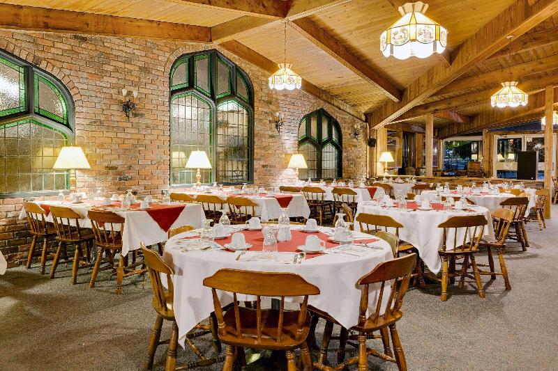 فندق Ramada By Wyndham Gananoque Provincial Inn