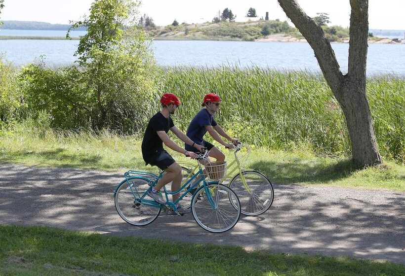 فندق Ramada By Wyndham Gananoque Provincial Inn