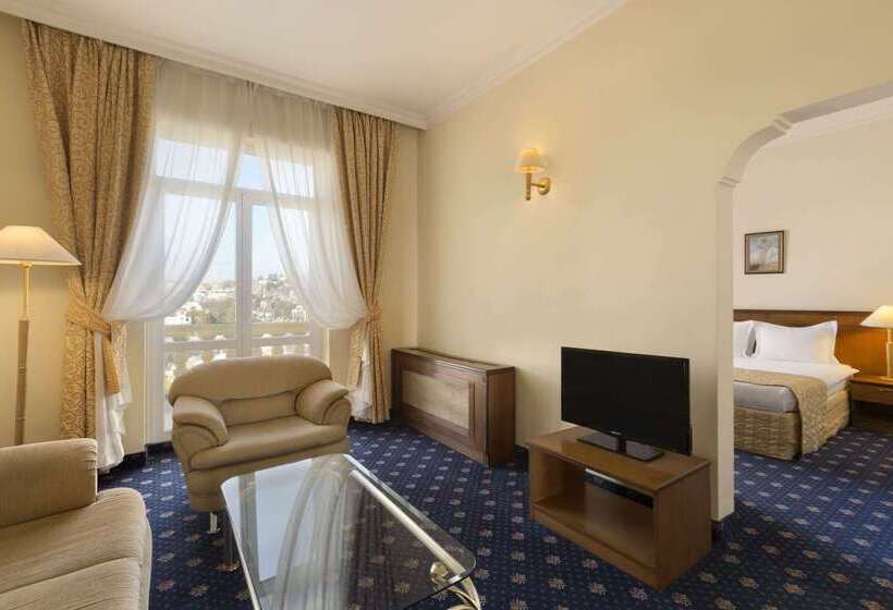 호텔 Ramada By Wyndham Plovdiv Trimontium