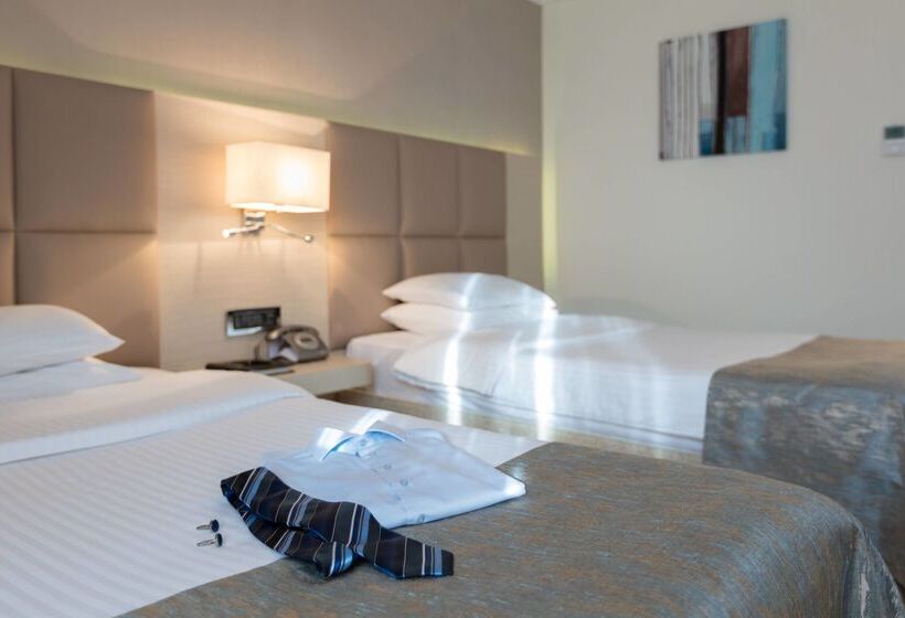 فندق Ramada By Wyndham Sofia City Center