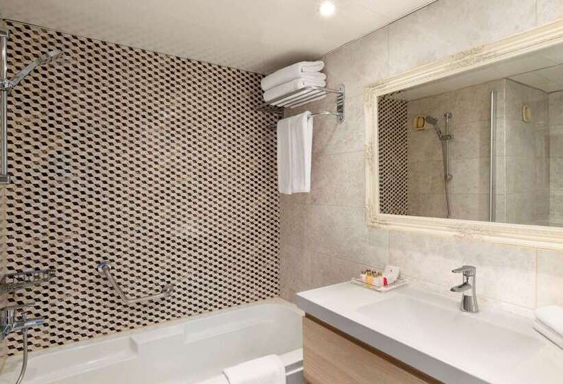 فندق Ramada By Wyndham Sofia City Center