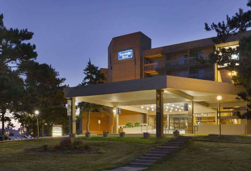 فندق Ramada By Wyndham Belleville Harbourview Conference Center