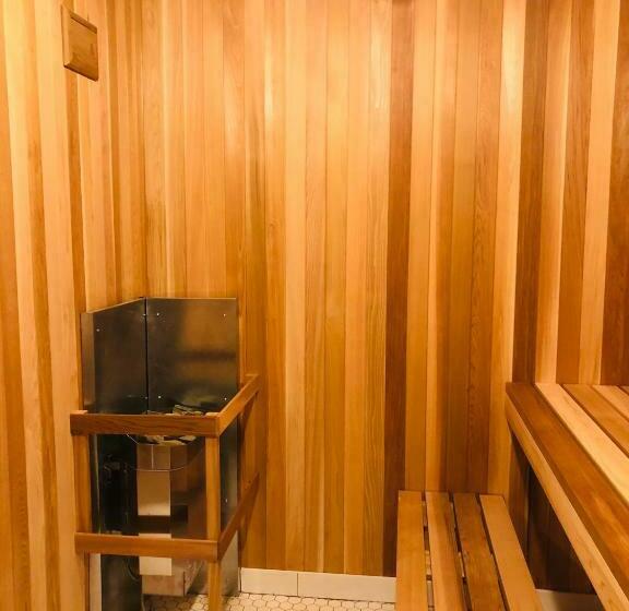 فندق Red Pine Inn & Conference Centre