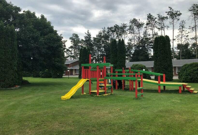 فندق Red Pine Inn & Conference Centre