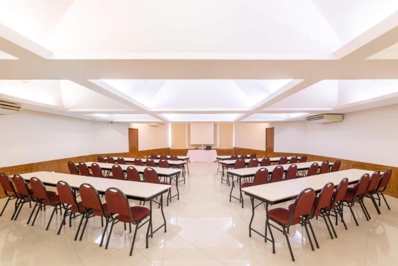 בית מלון כפרי évora By Rede Sagres