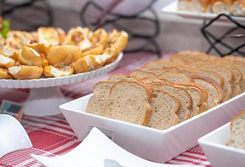 בית מלון כפרי évora By Rede Sagres