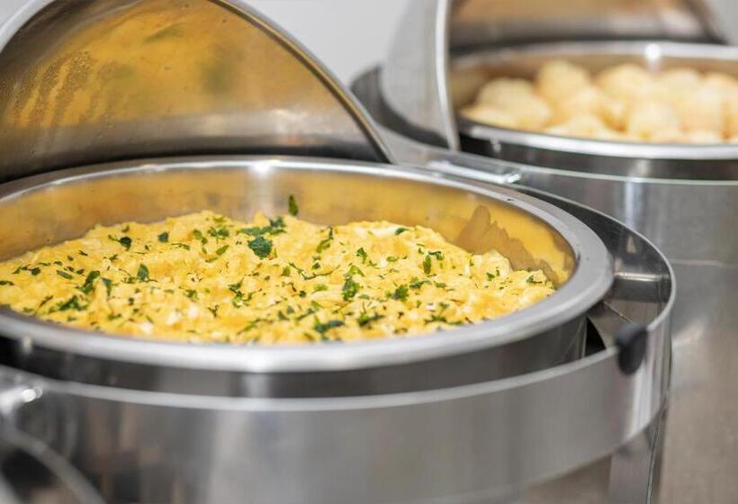 בית מלון כפרי évora By Rede Sagres