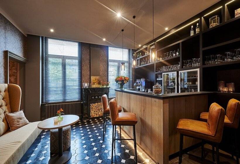 Отель Royal Astrid