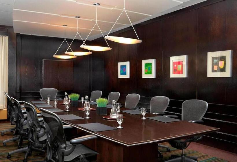 Szálloda Sheraton Cavalier Calgary