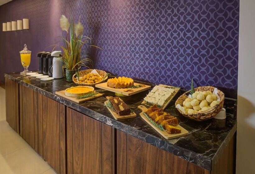 ホテル Slim Joinville By Slaviero Hoteis