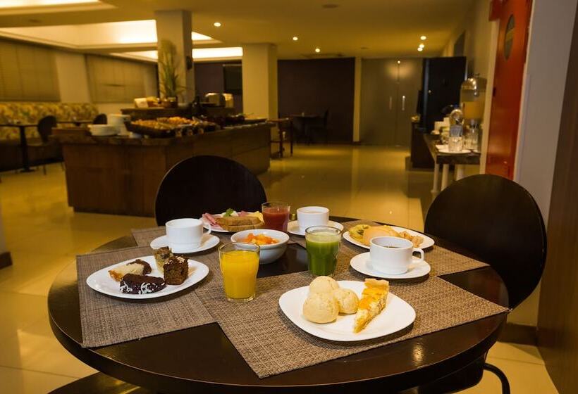 ホテル Slim Joinville By Slaviero Hoteis