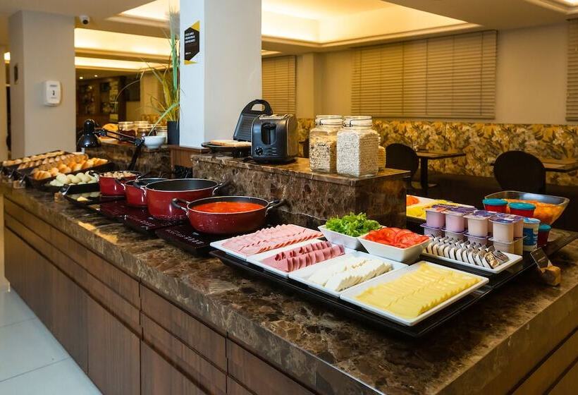 ホテル Slim Joinville By Slaviero Hoteis