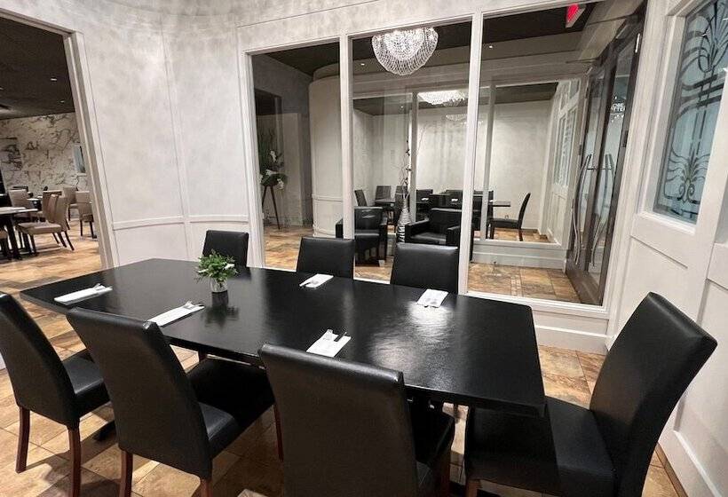 فندق & Suites Le Dauphin Drummondville