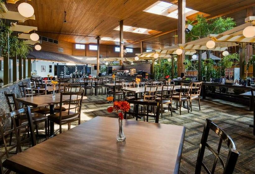 Отель Surestay  By Best Western Chilliwack