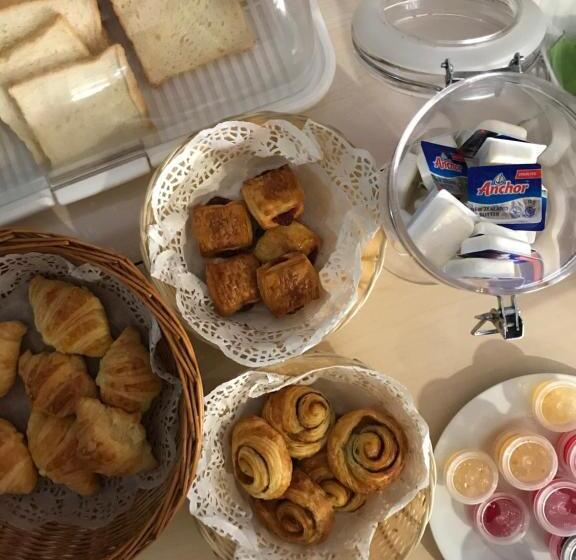 هتل The Capital Residence Suites