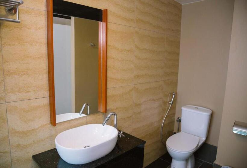 هتل The Capital Residence Suites