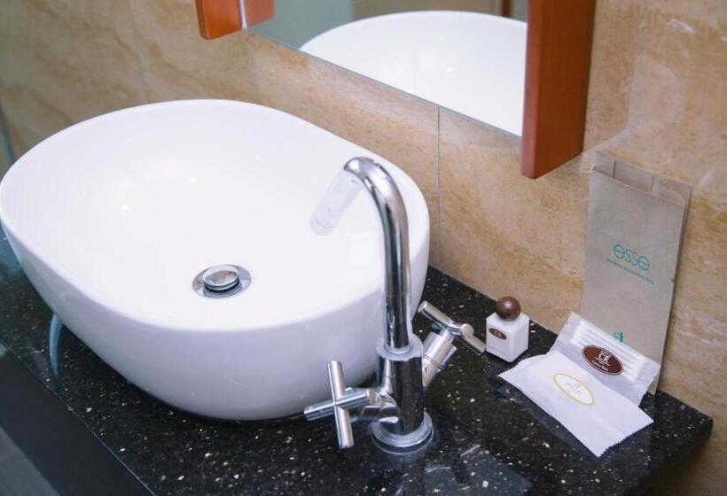 هتل The Capital Residence Suites