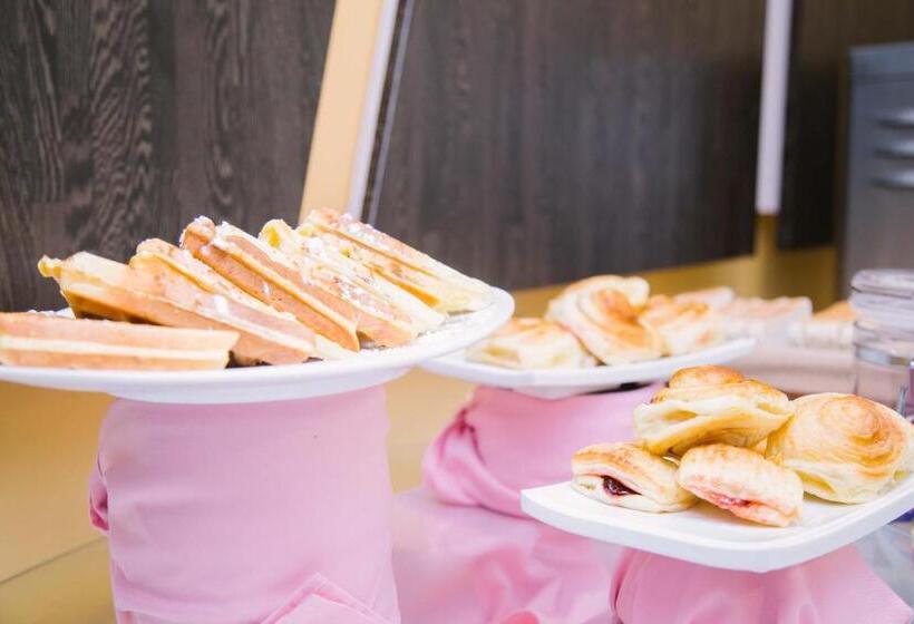 هتل The Capital Residence Suites