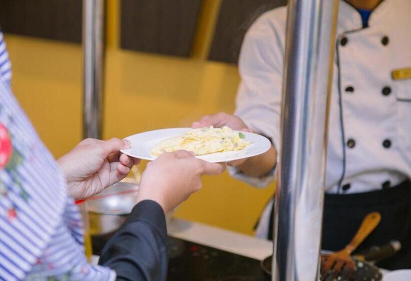 هتل The Capital Residence Suites