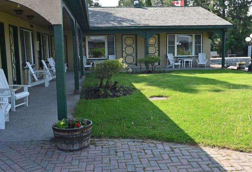 فندق The Gananoque Inn